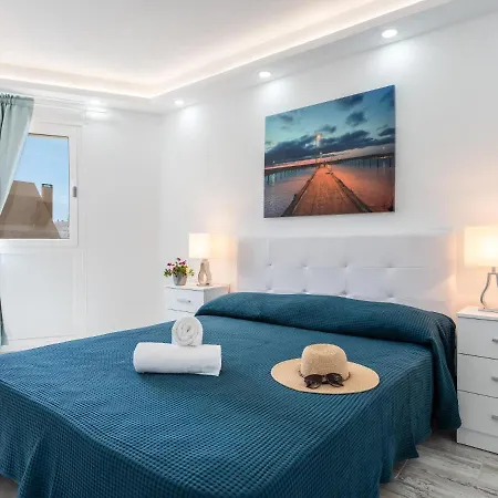 M1C Brand New Apartment, Free Wi-Fi,Community Pool Apartment *