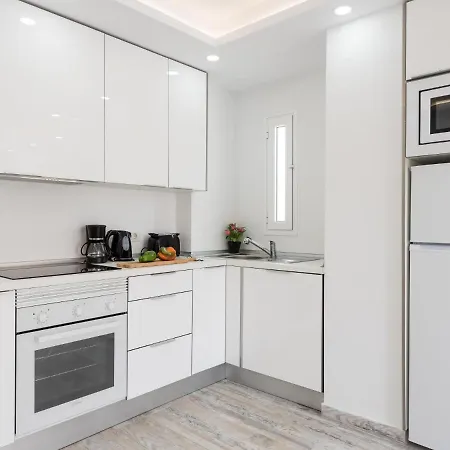 M1C Brand New Apartment, Free Wi-Fi,Community Pool *