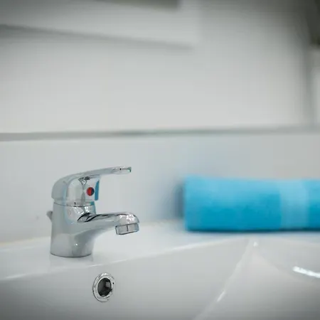 M1C Brand New Apartment, Free Wi-Fi,Community Pool Apartmán